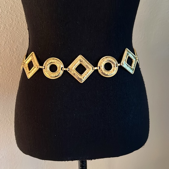 ESCADA Women’s Designer Elegant Vintage Gilded Gold Geometric Belt Made in Spain - Picture 4 of 16